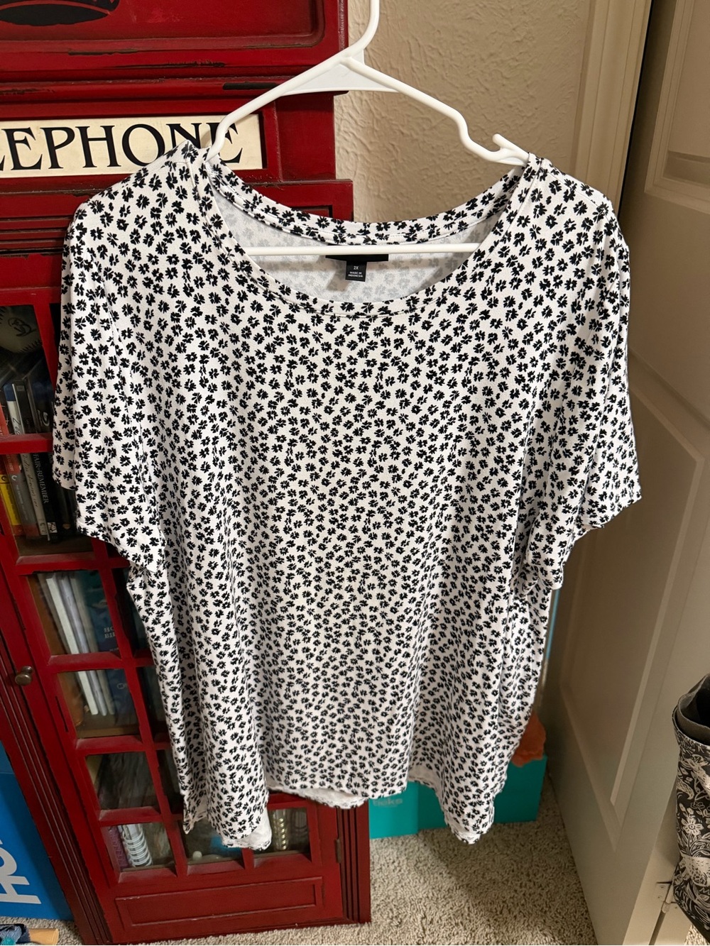 Alfani Black and White Ditsy Floral Short Sleeve Tee